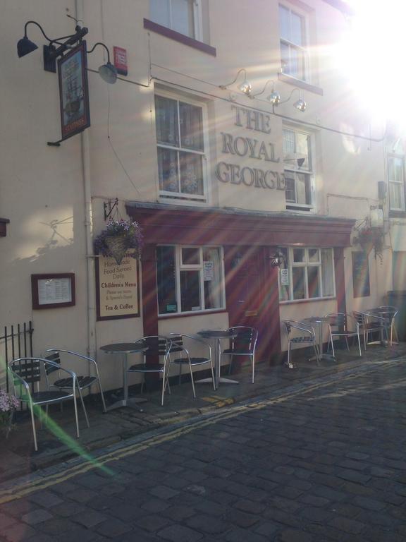 The Royal George Staithes Panzió Kültér fotó